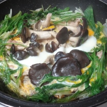 タジン鍋で簡単に作れ、身体もとても温まりますね！！
ヒラタケたっぷりでヘルシーですね^m^
とても美味しくいただきました♪
